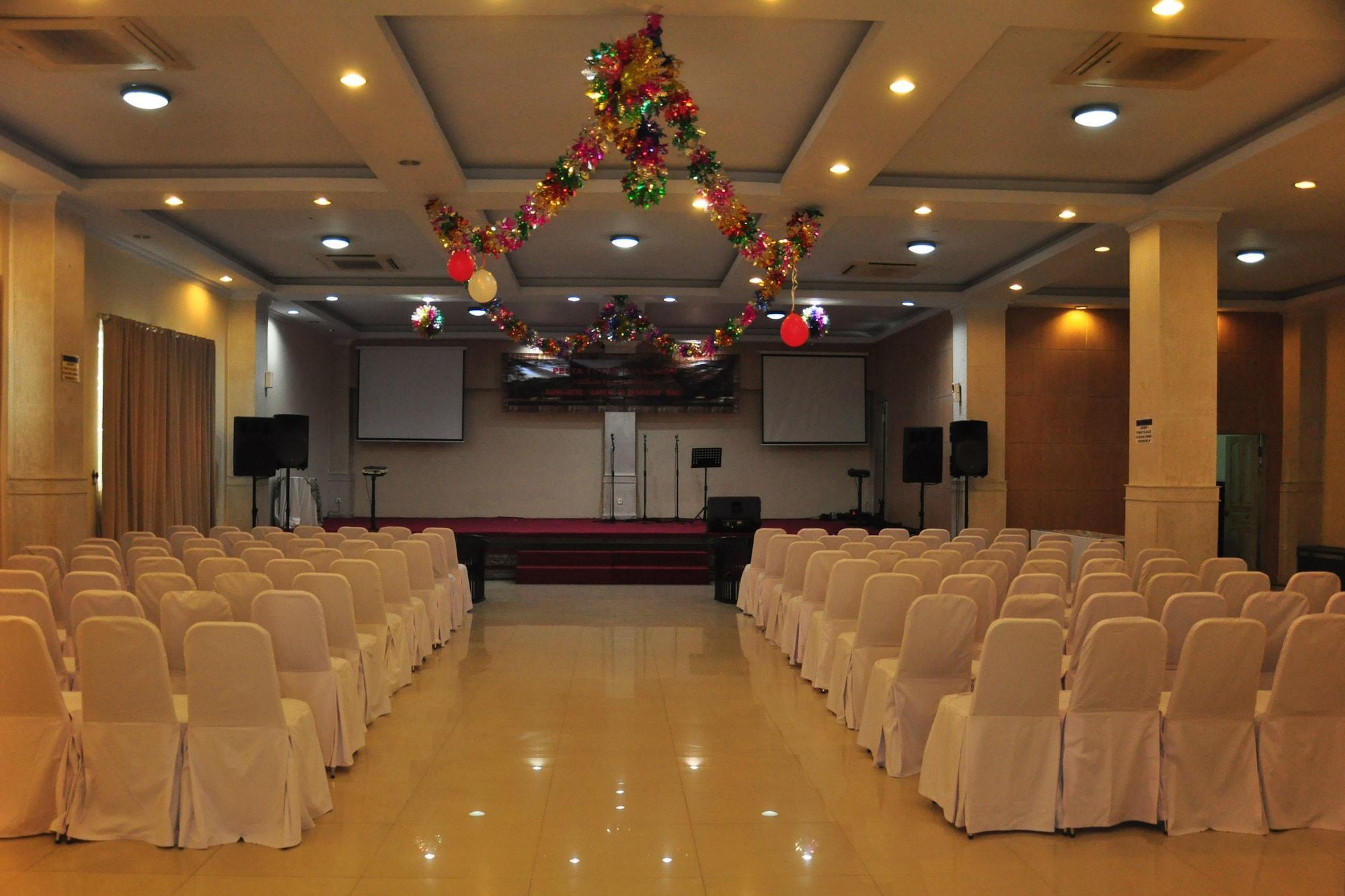 Puri Saron Denpasar Hotel Zewnętrze zdjęcie